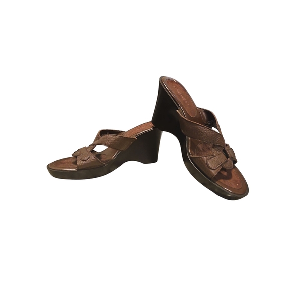 Nine West Brown Wedge Sandals with Textured Finish - Picture 1 of 6